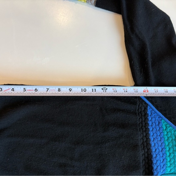 Neve Preppy Ski Sweater - Picture 9 of 9